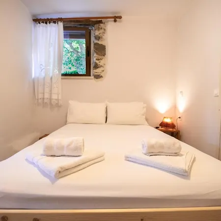 Feneri 3 -cozy Rustic 20' From Apartment