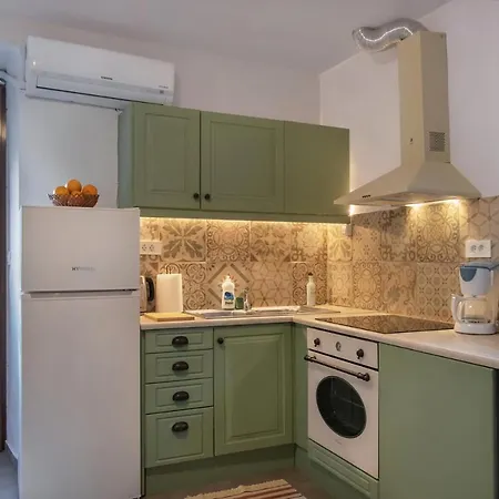 Apartment Feneri 3 -cozy Rustic 20' From